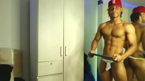 Snapshot of marcelo_dosantos77 chatting on November 26, 2025, 5:36 pm MARCELO online show from November 26, 2025, 5:36 pm