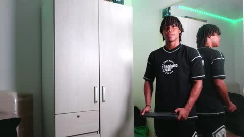 Snapshot of marcelo_dosantos77 chatting on February 12, 2026, 10:38 pm MARCELO online show from February 12, 2026, 10:38 pm