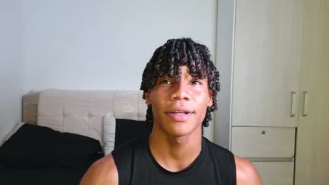 Snapshot of marcelo_dosantos77 chatting on February 25, 2026, 5:22 pm MARCELO online show from February 25, 2026, 5:22 pm