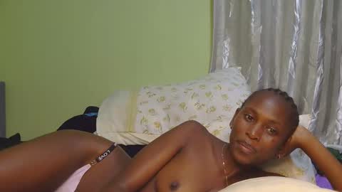 marclyne_cy online show from October 11, 2025, 8:24 am