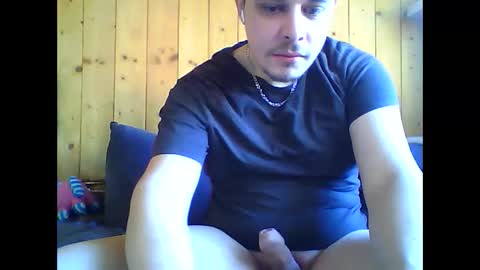 Snapshot of marco1998ig chatting on April 23, 2026, 8:35 am marco1998ig online show from April 23, 2026, 8:35 am