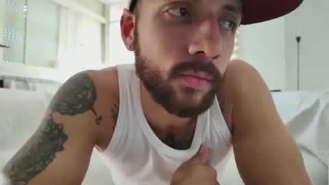 Snapshot of marco_parola chatting on September 25, 2025, 4:43 pm marco_parola online show from September 25, 2025, 4:43 pm