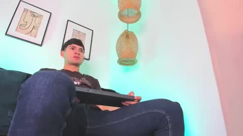 Snapshot of marcus_fire chatting on February 12, 2025, 7:13 pm marcus_fire online show from February 12, 2025, 7:13 pm