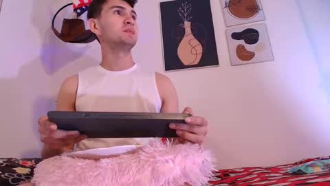 Snapshot of marcus_fire chatting on October 29, 2025, 12:24 am marcus_fire online show from October 29, 2025, 12:24 am