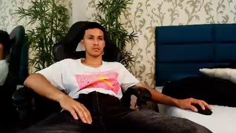 Snapshot of marcus_jeron chatting on July 24, 2026, 6:17 pm marcus_jeron online show from July 24, 2026, 6:17 pm