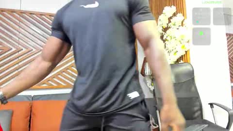 Snapshot of marcusblack_ chatting on November 19, 2025, 11:43 am Marcusssss online show from November 19, 2025, 11:43 am