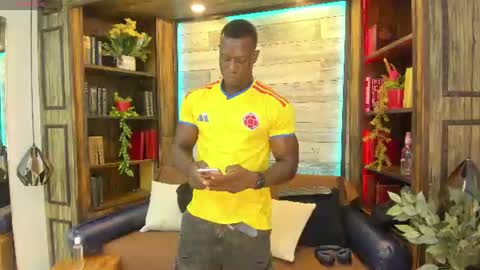 Snapshot of marcusblack_ chatting on June 27, 2026, 12:22 pm Marcusssss online show from June 27, 2026, 12:22 pm