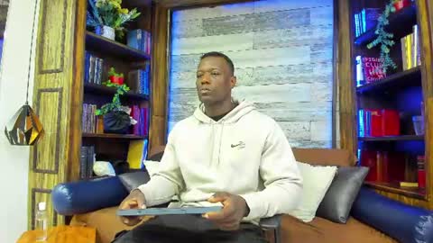 Snapshot of marcusblack_ chatting on July 14, 2026, 12:11 pm Marcusssss online show from July 14, 2026, 12:11 pm