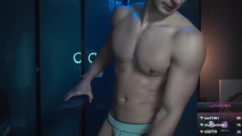 Snapshot of marcusdiamond chatting on February 25, 2025, 4:31 pm Marcus Diamond online show from February 25, 2025, 4:31 pm