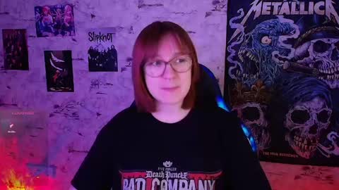 Snapshot of margaret_red chatting on April 18, 2026, 12:42 pm Margaret online show from April 18, 2026, 12:42 pm