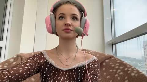 Snapshot of margaretawieczorek chatting on May 18, 2026, 8:09 am Emily online show from May 18, 2026, 8:09 am