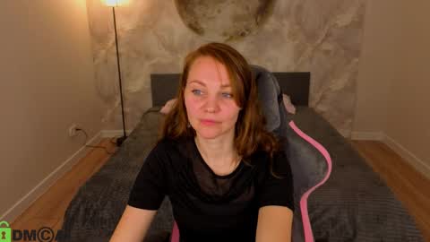 Margo Kellly online show from April 21, 2026, 1:42 am