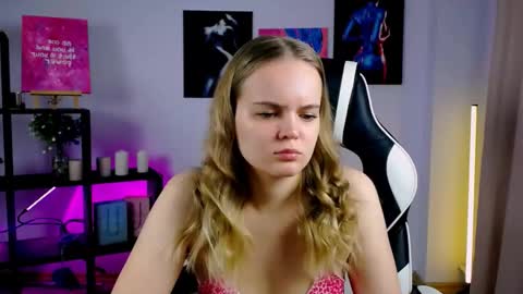 Snapshot of margoblonde chatting on November 8, 2025, 2:45 am margoblonde online show from November 8, 2025, 2:45 am