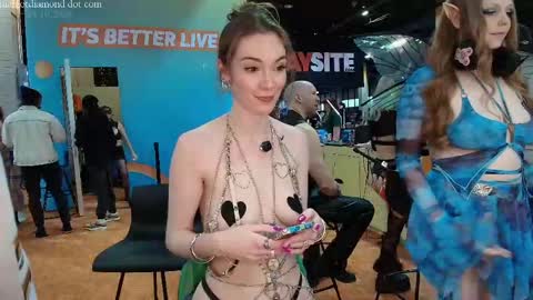 Snapshot of margotdiamond chatting on April 11, 2026, 6:12 pm online show from April 11, 2026, 6:12 pm