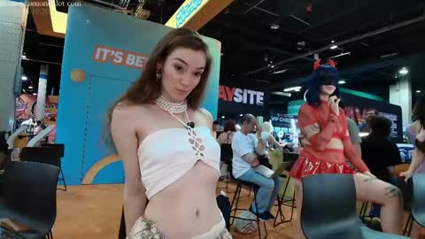 Snapshot of margotdiamond chatting on April 12, 2026, 6:24 pm online show from April 12, 2026, 6:24 pm