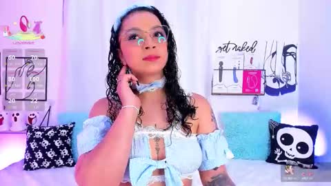 Mari Sweett  online show from October 27, 2025, 5:06 pm