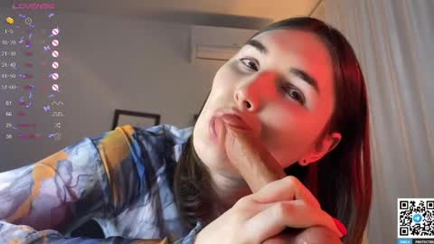 Snapshot of maria_bowie chatting on February 19, 2025, 5:27 pm Maria online show from February 19, 2025, 5:27 pm