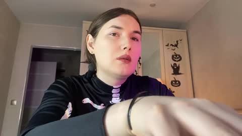 Snapshot of maria_bowie chatting on October 29, 2025, 7:54 am Maria online show from October 29, 2025, 7:54 am