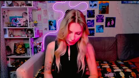 Snapshot of maria_hunt chatting on December 6, 2024, 3:30 am Maria online show from December 6, 2024, 3:30 am