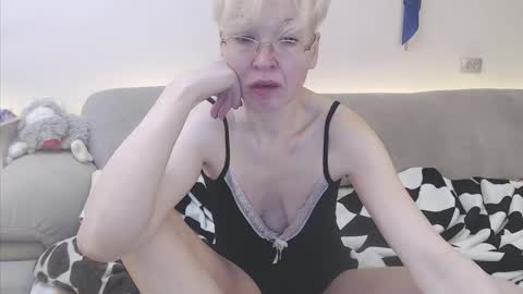 Mari online show from April 24, 2026, 6:05 am