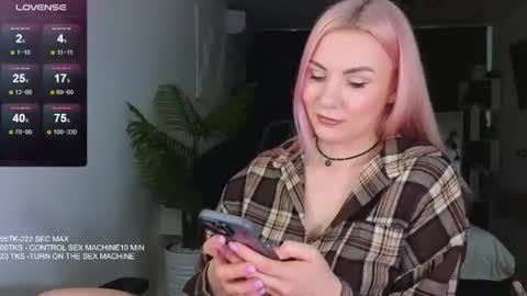 Snapshot of maria_shy_lii chatting on June 25, 2026, 7:24 am maria_shy_lii online show from June 25, 2026, 7:24 am