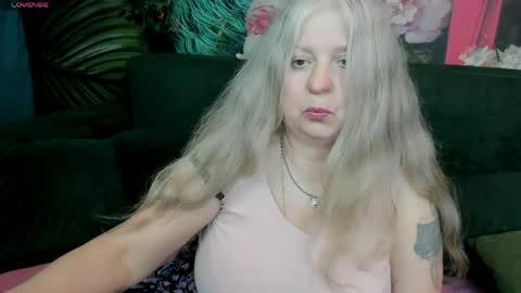 Snapshot of mariabelladonna chatting on May 15, 2026, 10:50 pm Maria online show from May 15, 2026, 10:50 pm