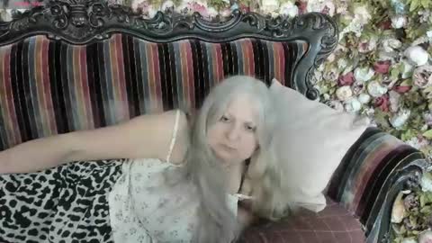 Snapshot of mariabelladonna chatting on July 10, 2026, 7:27 pm Maria online show from July 10, 2026, 7:27 pm