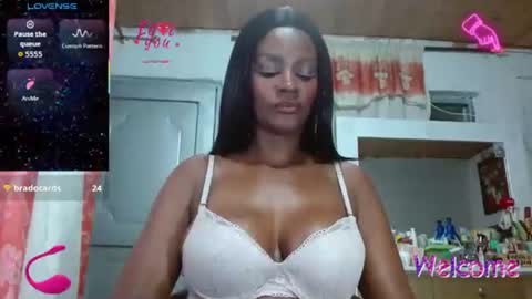 Snapshot of mariah_hellen chatting on August 6, 2026, 8:44 pm Alicia online show from August 6, 2026, 8:44 pm