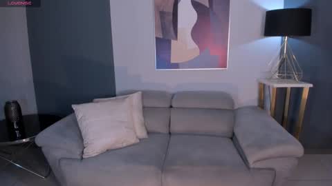 MARIA HERRERA  online show from February 27, 2026, 4:23 am