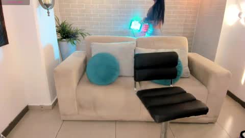 MARIA HERRERA  online show from April 26, 2026, 11:35 pm