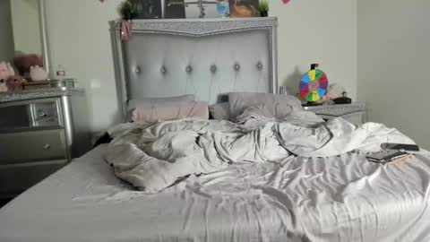 Snapshot of mariahpinkkitty chatting on February 12, 2025, 1:30 am Pinkkitty online show from February 12, 2025, 1:30 am