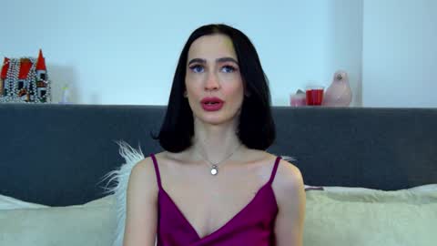 MariaMenson online show from January 28, 2025, 10:56 pm