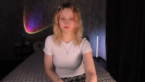 Snapshot of mariamilkis chatting on February 23, 2025, 4:35 pm Maria online show from February 23, 2025, 4:35 pm