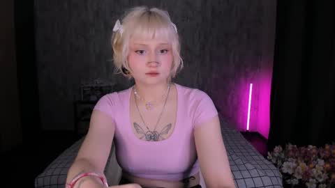 Snapshot of mariamilkis chatting on October 21, 2025, 12:33 am Maria online show from October 21, 2025, 12:33 am