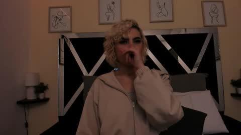 Snapshot of marian_pinzon chatting on September 16, 2025, 2:34 am Marian online show from September 16, 2025, 2:34 am