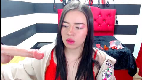 Snapshot of marian_ran_ chatting on January 7, 2025, 9:29 am Marian online show from January 7, 2025, 9:29 am