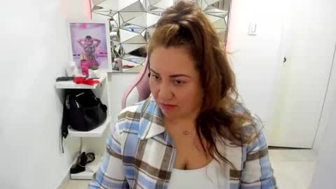 mariana01_m online show from May 23, 2026, 11:25 am