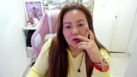 Snapshot of mariana01_m chatting on July 7, 2026, 10:52 am mariana01_m online show from July 7, 2026, 10:52 am