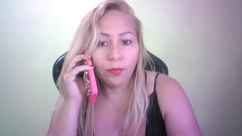 Snapshot of mariana995649 chatting on November 20, 2025, 2:06 pm mariana995649 online show from November 20, 2025, 2:06 pm