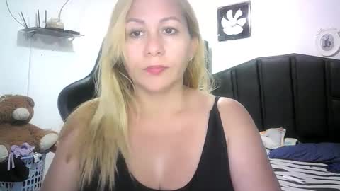 Snapshot of mariana995649 chatting on December 15, 2025, 10:14 pm mariana995649 online show from December 15, 2025, 10:14 pm