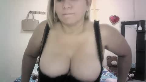 mariana995649 online show from July 16, 2026, 12:44 pm