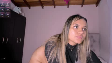 Snapshot of mariana__roe chatting on January 14, 2025, 5:40 am Mariana Roe online show from January 14, 2025, 5:40 am