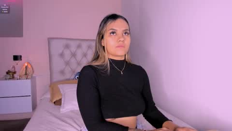 Snapshot of mariana__roe chatting on March 4, 2025, 2:49 am Mariana Roe online show from March 4, 2025, 2:49 am