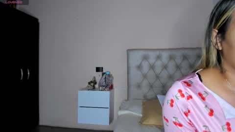 Snapshot of mariana__roe chatting on December 2, 2025, 1:00 am Mariana Roe online show from December 2, 2025, 1:00 am