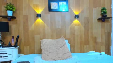 Mariana Angel online show from February 28, 2025, 11:01 pm