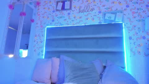 mariana_babe_ online show from March 8, 2025, 2:40 pm