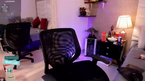 Snapshot of mariana_c chatting on April 29, 2026, 5:30 pm Mar y online show from April 29, 2026, 5:30 pm