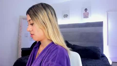 Snapshot of mariana_es chatting on January 29, 2025, 7:36 am Mariana online show from January 29, 2025, 7:36 am