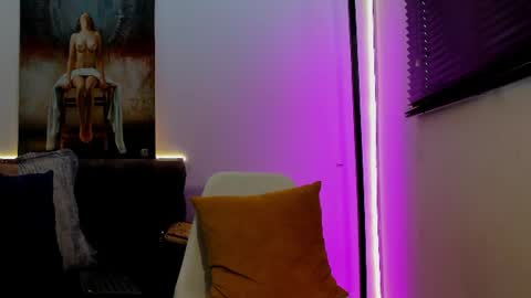 Snapshot of marianaa90 chatting on August 3, 2026, 2:11 pm Mariana Angel online show from August 3, 2026, 2:11 pm