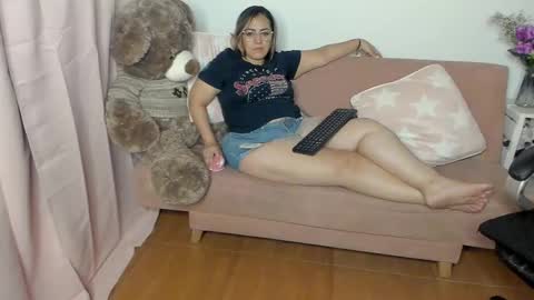 Mariana Lopez online show from March 7, 2025, 5:40 am